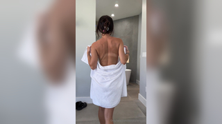 Natalie Roush Bathtub Flashing Hard Nips Onlyfans Leaked Video