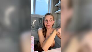 Roxystylezz Bathtub Pussy Playing Leak Video