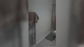 Orianablaze Taking A Shower Fully Nude And Rubs Her Pussy Onlyfans Leak