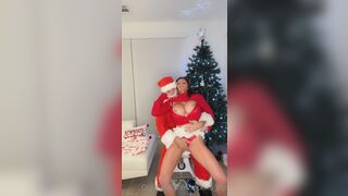 Nickimammasol Getting Pussy Eaten And Nude Boobs Played By Santa Leak Onlyfans Video