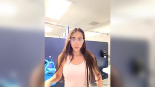 Izzy Green Mastubating Pussy In Highshool Toilet Leaked Onlyfans
