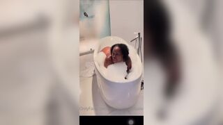 Zmeenaorr Nude Nipples Teasing In Bathtub Leaked Porn Video