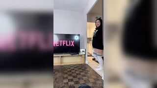 Aroomi Kim Netflix And Chill B/G Cock Sucked Onlyfans Porn Video