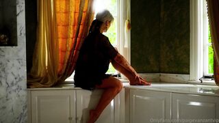 Paige Vanzant Elegance And Lace Feeling On Herself Leaked Porn