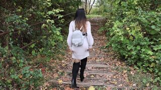 Zara Dar Lifts Her Frock And Booty Flashed Onlyfans Leak