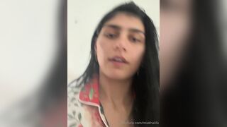 Mia Khalifa Fully Nude Cooking Onlyfans Leak