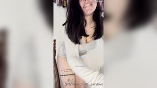 Sugarylove Spreads Her Butthole And Nude Pussy In Doggy Onlyfans Video Leak