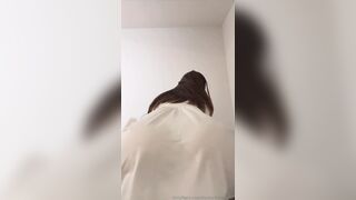 Badte4cher In White Lingerie Masturbating Pussy And Dropping Tits Out Onlyfans Video