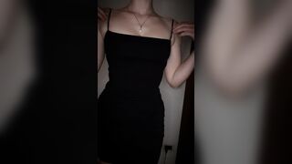 Artikleopard_artist In Black Dress Drops Her Nude Boobs Out Leaked Onlyfans Video