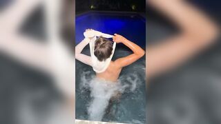 Piper Rockelle Took Her Top Off In Jacuzzi And Flash Nude Side Boob Onlyfans Leak