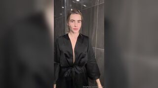 Islamyla Lifts Her Robe Flashing Off Booty Leaked Onlyfans
