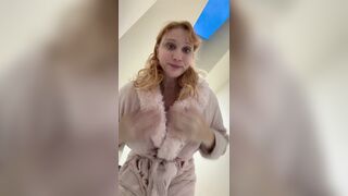 Brynnwoods Aka Valkyrie Brynn In Bathrobe Tits Onlyfans Leak