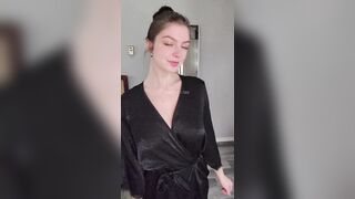 Makoshake Stripping Off And Playing Her Nude Nipples Leaked Onlyfans