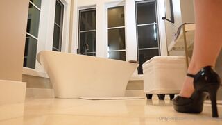 Bigtittygothegg Naughty Easter Bunny Fuck Her Pussy With A Carrot Leak Onlyfans