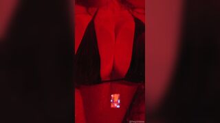 Hey I M Bee AKA Heyimbee Big Booty And Tits Squeezing On Shower Girls Onlyfans Video