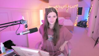 F1nn5ter Flashing Nipples On Livestream Leaked Video