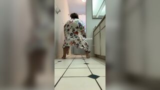 Pixxarmom Lifts Her Night Dress And Twerking Nude Pussy Leak Porn Tape