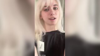 Iluvmeww Showing Her Side Boob