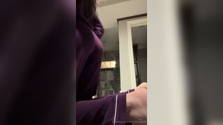 Christina Khalil Long Sleeve Pjs Droped And Flashed Booty latest Leak Porn