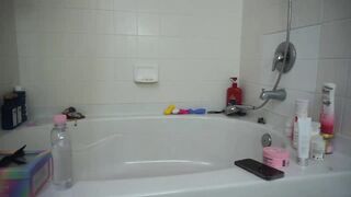 Strawberrytabby Livestream Bathtub Nude Boobs Teasing Leaked Porn Video