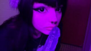 Pupcoraa Alien Eyes Bbw Fuckmachine Digs Her Big Nude Pussy In Livestream
