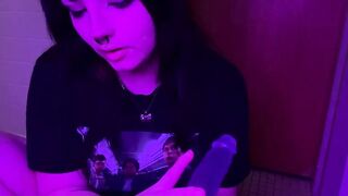 Pupcoraa Alien Eyes Bbw Fuckmachine Digs Her Big Nude Pussy In Livestream