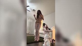 Megnutt02 Performs A Seductive Striptease In Leaked Clip