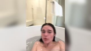 Megnutt02 Dipping Pussy In Bathtub Fully Naked Onlyfans Leak