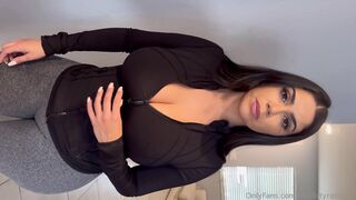 Rebeccajlive Aka Sm00ches Fucked By Neighbor To Stop Putting Trash Leak Onlyfans Porn