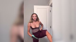 Woah Vicky Nude Nipples Slip On Live Leaked Video