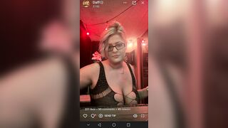 Shaneanddaff Flashing Her Big Nude Tits On Live Onlyfans Stream