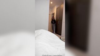 Ellerayxo Bounces On A Hard Cock After Deepthroating