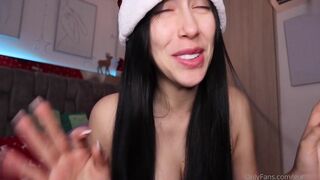 Gummies15 Rides And Sucks A Thick Dildo