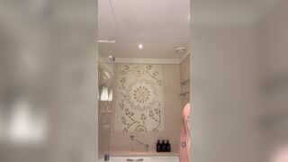 Mia Khalifa Big Nude Tits Out Doing Makeup Onlyfans Sextape