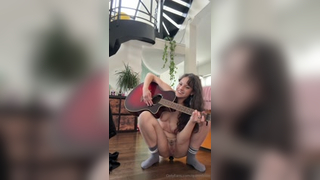Quinnfinite Fully Naked Playing Guitar With Anal Plug Play Leak Ppv Onlyfans