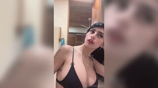 Mia Khalifa Shave Her Arm With Big Tits Out In Shower Leak Ppv Onlyfans Video