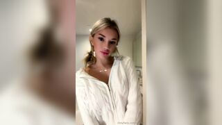 Breckie Hill $200 Nude Tits Dropping And Squeezing Them Leak Onlyfans Video