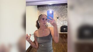Gracecharisxo In Gray Dress Took Her Tits Out Leak Onlyfans Video