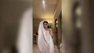 Diva Flawless Teasing Her Seethrough Nips Wearing A Saree Onlyfans Leak