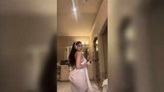 Diva Flawless Teasing Her Seethrough Nips Wearing A Saree Onlyfans Leak